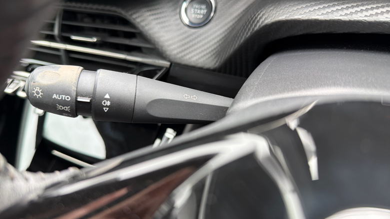 Peugeot 208 1.2 PureTech 100 Allure Premium 5dr Petrol Hatchback